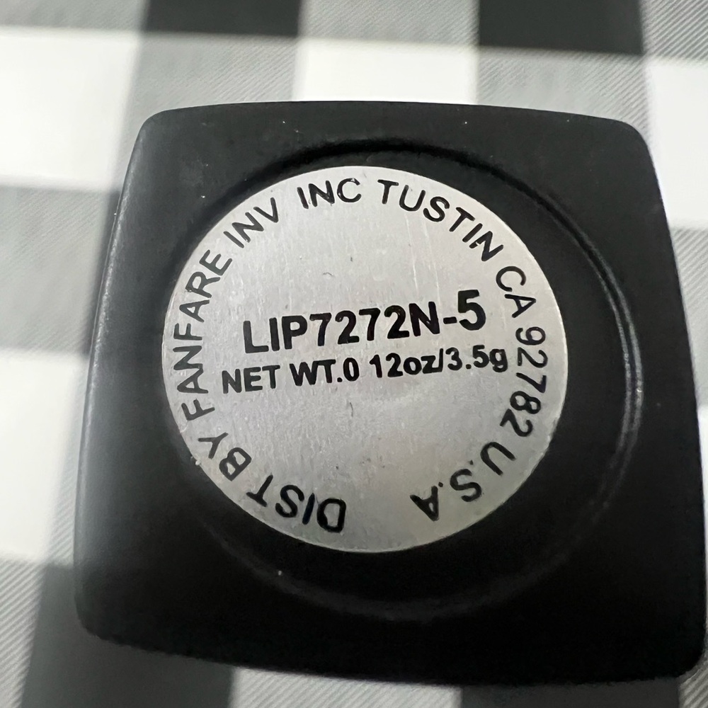 Amuse Matte Lips LIP 7272N-8 Lipstick 0.12oz/3.5g NEW - Picture 2 of 3